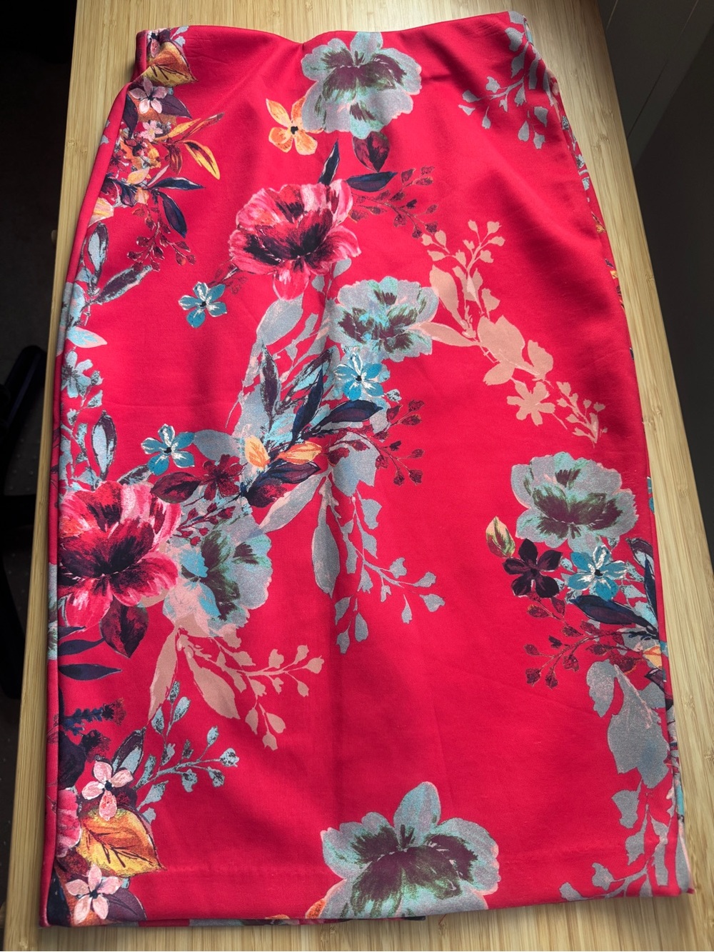 ECI Red Floral Pencil Skirt - Small
